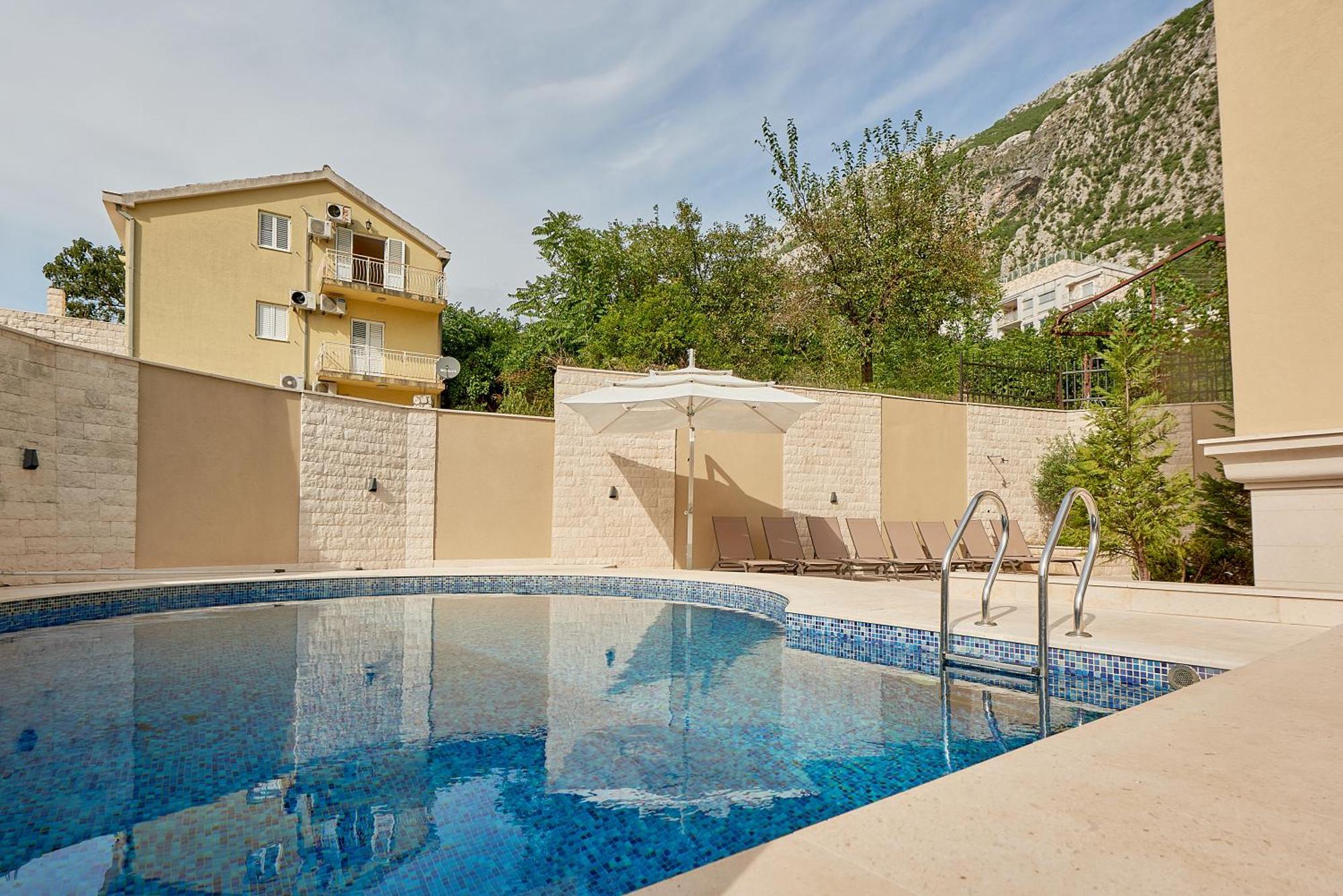 קוטור 2Montenegro Limeta Apartments With Pool מראה חיצוני תמונה